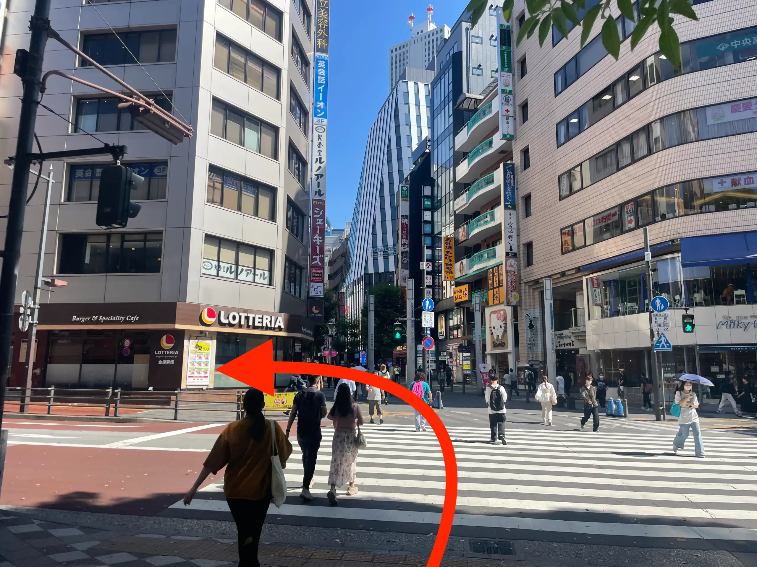 写真：池袋東口駅からの道順