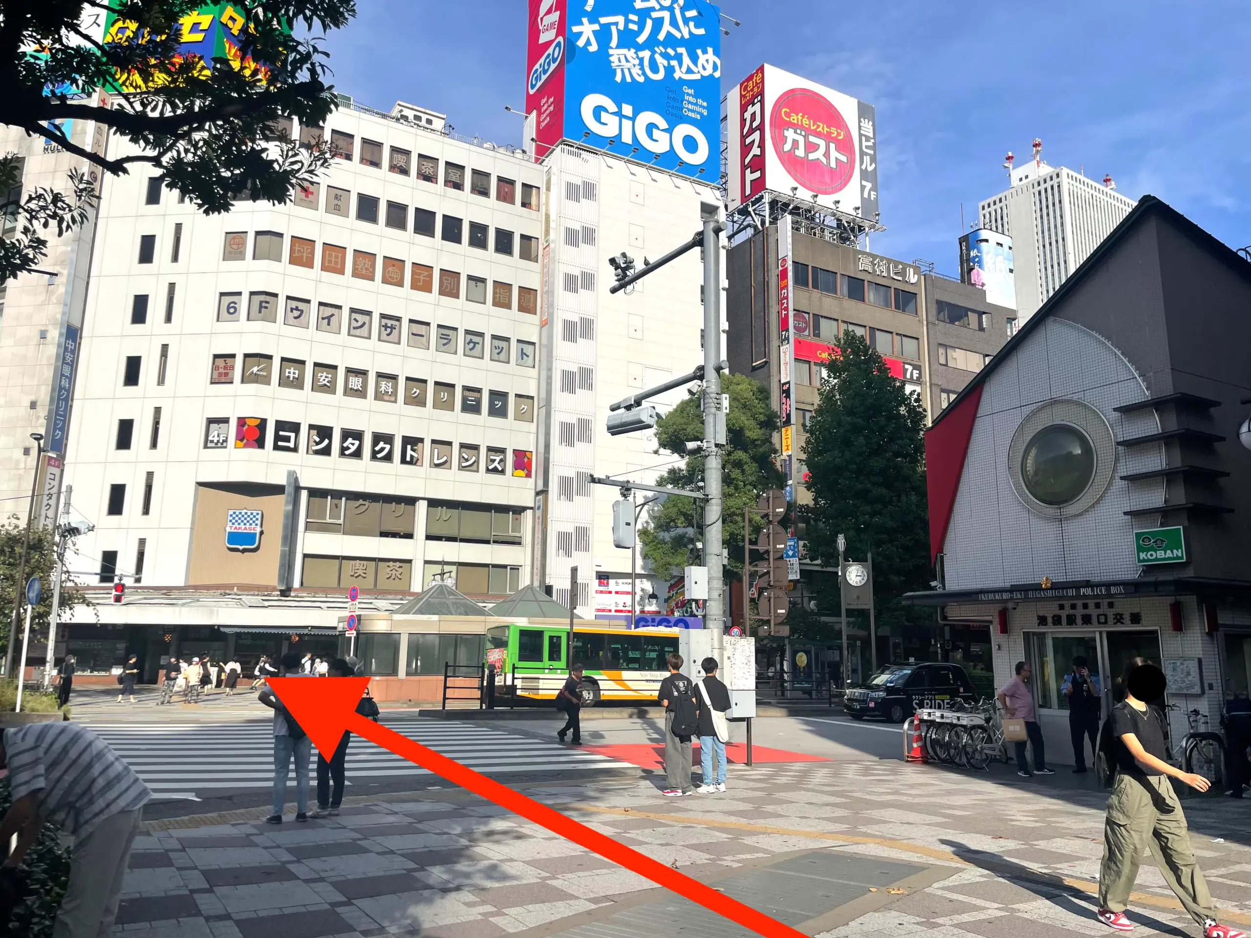 写真：池袋東口駅からの道順